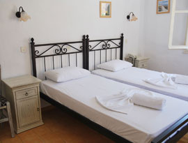 Double room with single beds