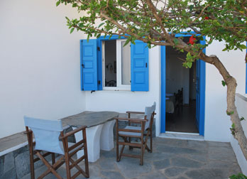 Room balcony at Hotel Afroditi in Sifnos